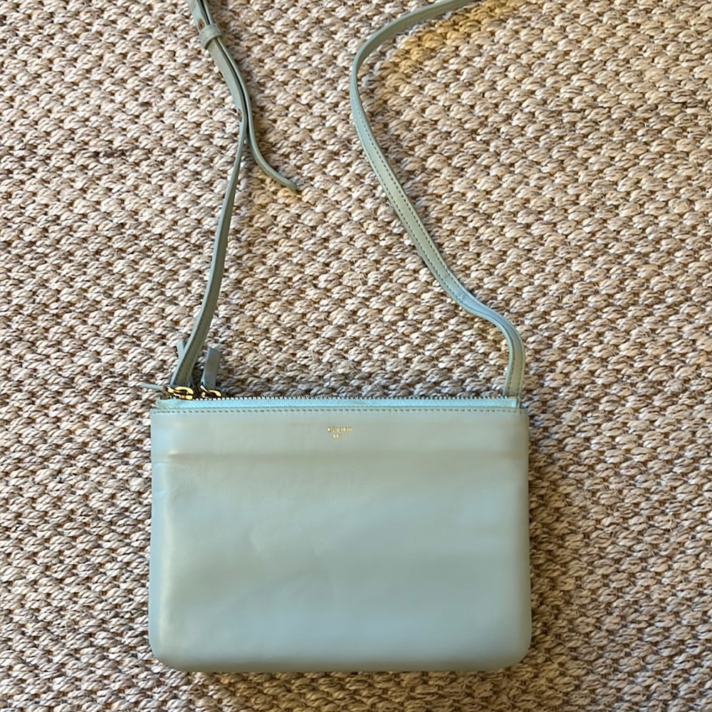 Trio crossbody bag, Size: 8.5 x 6 x 1.5.